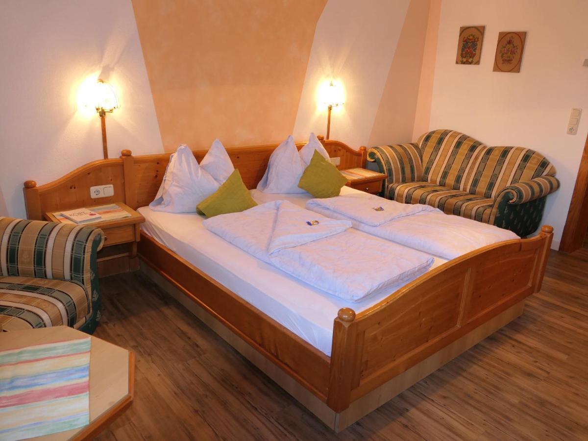 Landgasthof Spitzerwirt Sankt Georgen im Attergau Εξωτερικό φωτογραφία