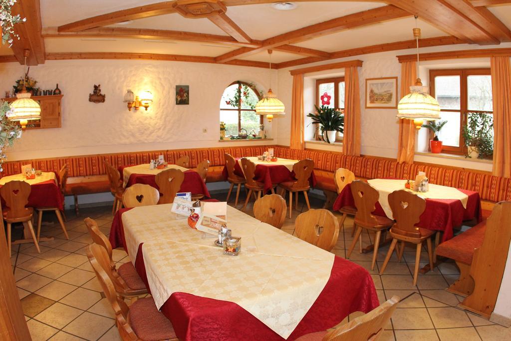 Landgasthof Spitzerwirt Sankt Georgen im Attergau Εξωτερικό φωτογραφία
